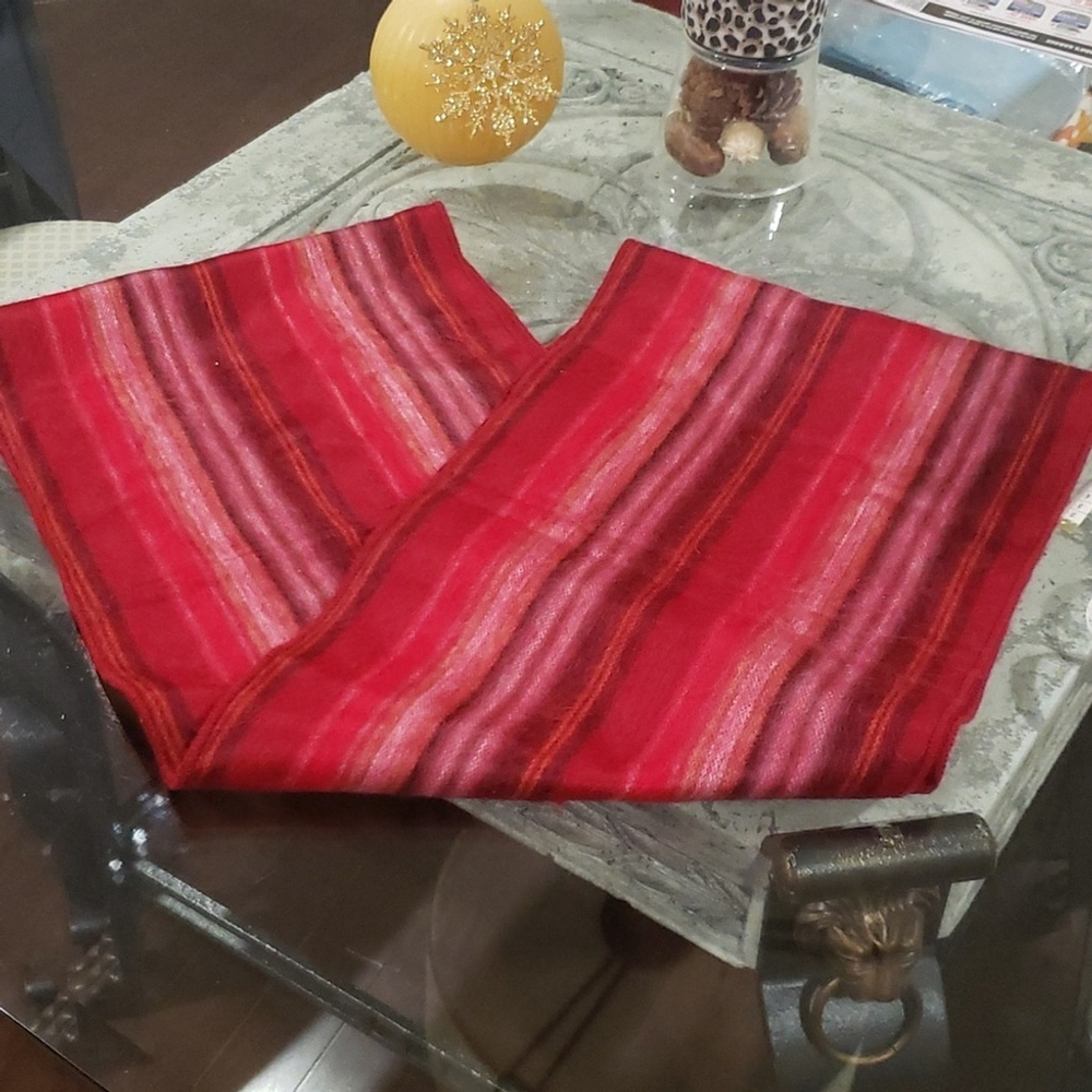 ECUADORIAN ALPACA WOOL POKOLOKO INFINITE RED SCARF LIKE NEW